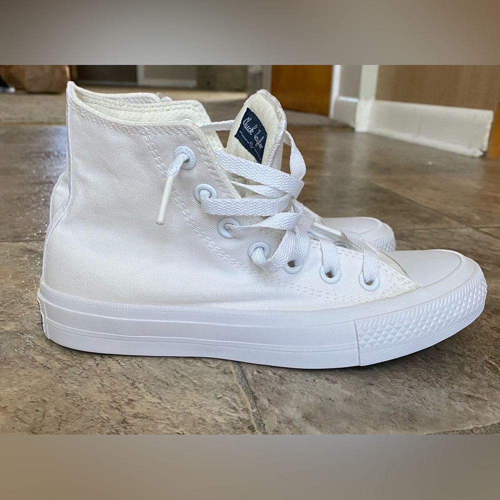 Converse Chuck Taylor II Unisex White High Top Sneakers- Women’s 6- NWOB
